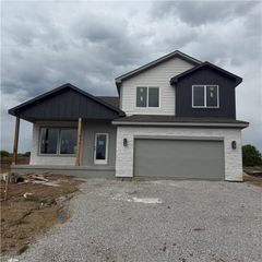 2200 SE Oak Ridge Drive, Oak Grove, MO 64075