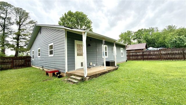 1416 S College Avenue, Fayetteville, AR 72701