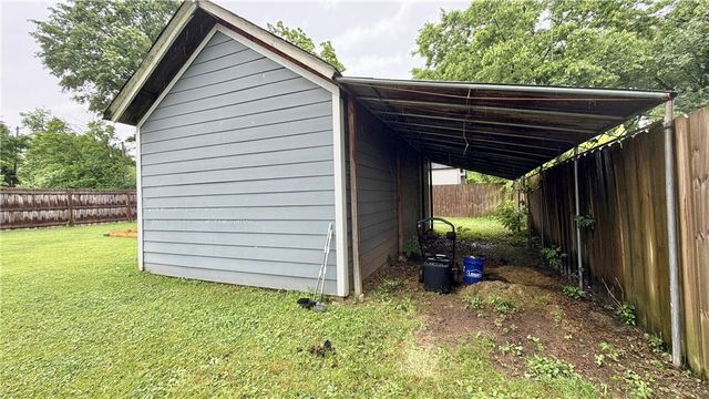 1416 S College Avenue, Fayetteville, AR 72701