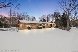 1420 Manderford Road, Bloomfield Charter Township, MI 48304