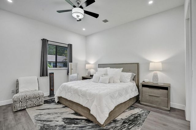 5805 NW 65th Terrace, Parkland, FL 33067