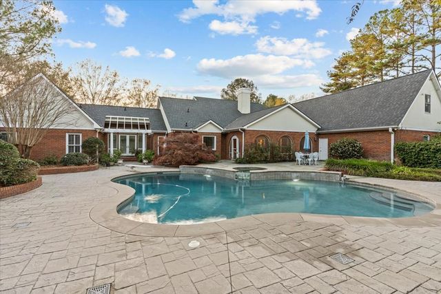 205 Glen Eagles Drive, Dothan, AL 36305