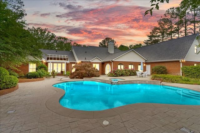 205 Glen Eagles Drive, Dothan, AL 36305