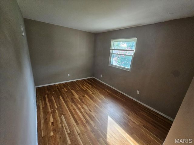11138 Landseer Drive, St Louis, MO 63136