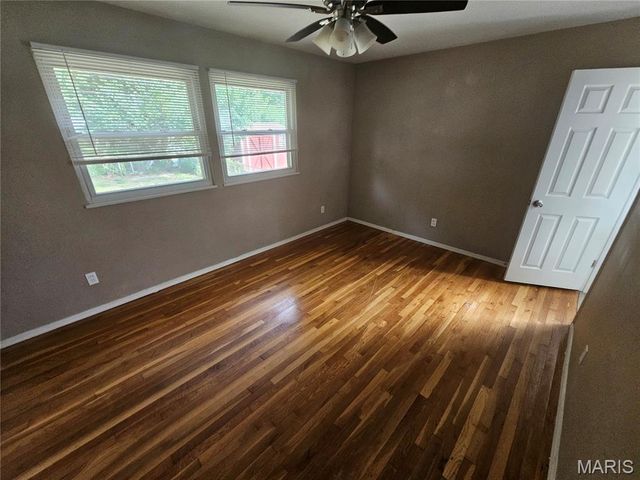 11138 Landseer Drive, St Louis, MO 63136