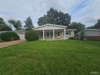 11138 Landseer Drive, St Louis, MO 63136