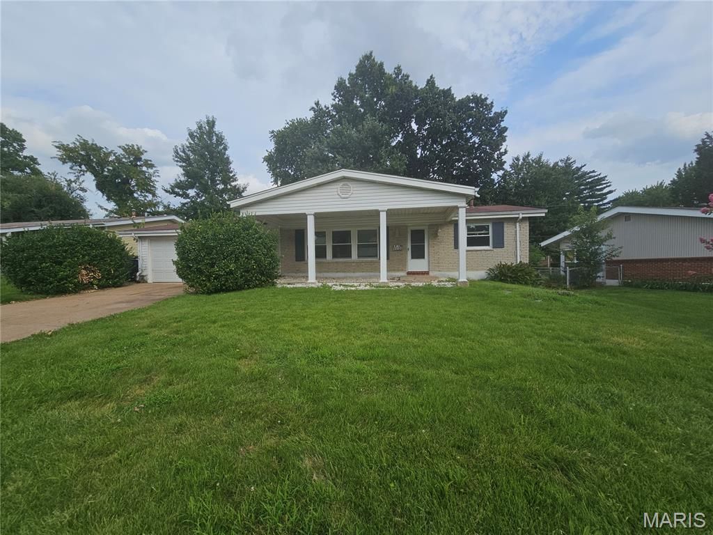11138 Landseer Drive, St Louis, MO 63136