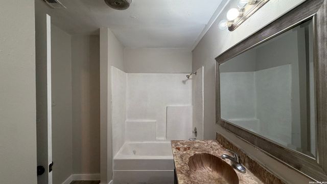 325 E French, San Antonio, TX 78212