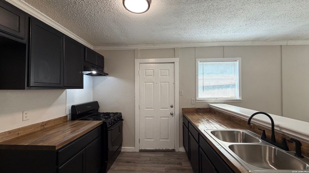 325 E French, San Antonio, TX 78212