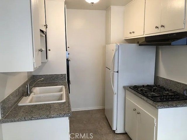 714 N Knoll Drive, West Hollywood, CA 90069