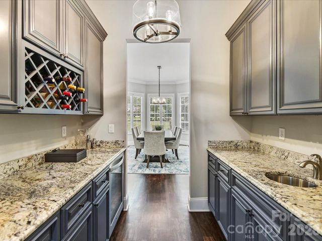 8119 Skyecroft Commons Drive, Waxhaw, NC 28173