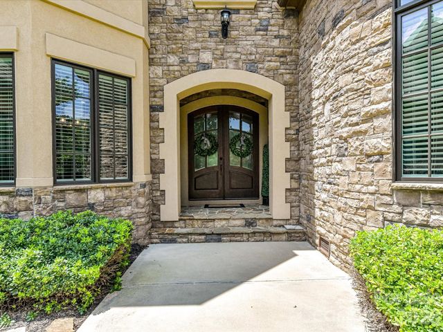 8119 Skyecroft Commons Drive, Waxhaw, NC 28173