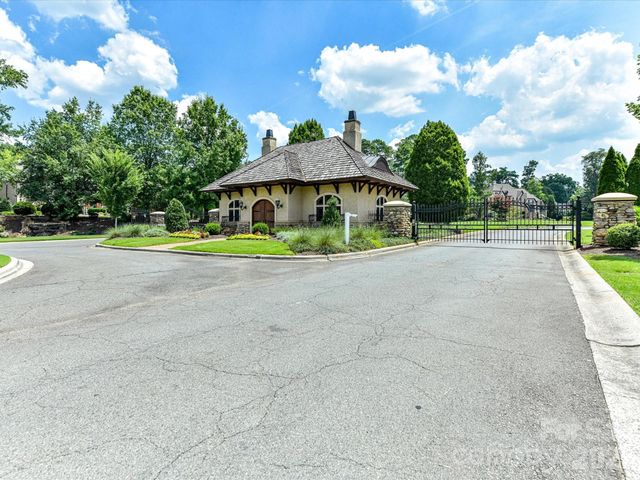 8119 Skyecroft Commons Drive, Waxhaw, NC 28173