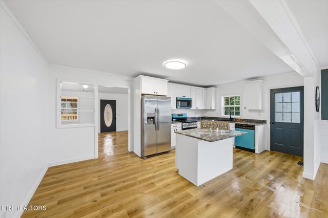 425 Cumberland Ave, Athens, TN 37303