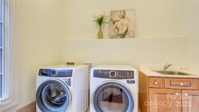 2310 La Maison Drive, Charlotte, NC 28226