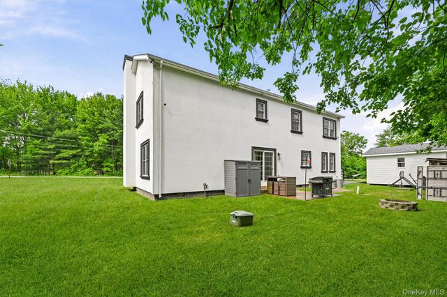 8 Darmstadter Road, Bloomingburg, NY 12721