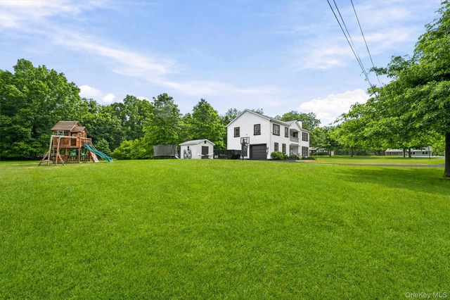 8 Darmstadter Road, Bloomingburg, NY 12721