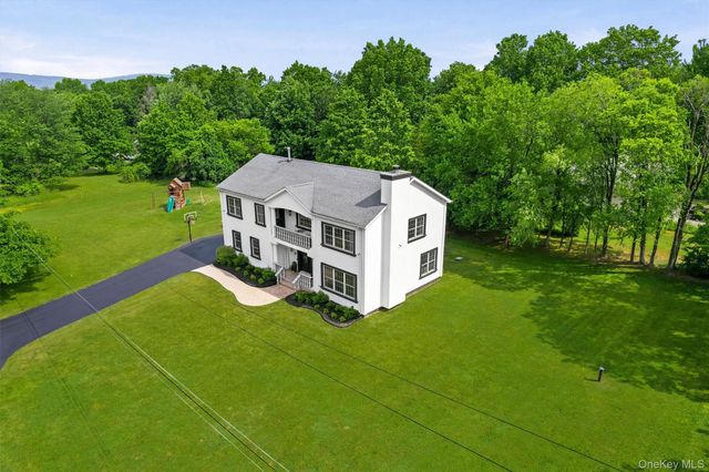8 Darmstadter Road, Bloomingburg, NY 12721