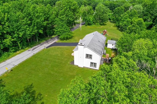 8 Darmstadter Road, Bloomingburg, NY 12721