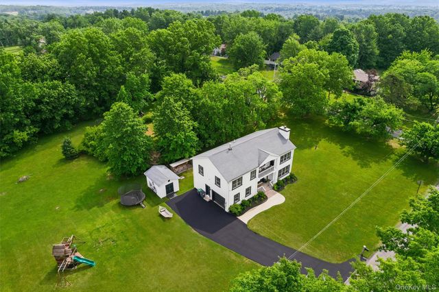 8 Darmstadter Road, Bloomingburg, NY 12721