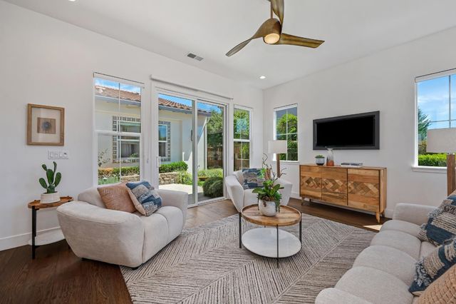 3017 Bedford Falls Way, Sacramento, CA 95818