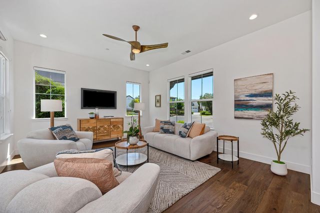3017 Bedford Falls Way, Sacramento, CA 95818