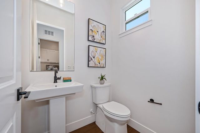 3017 Bedford Falls Way, Sacramento, CA 95818