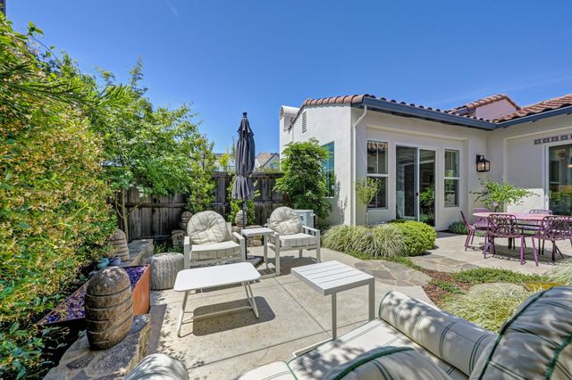3017 Bedford Falls Way, Sacramento, CA 95818