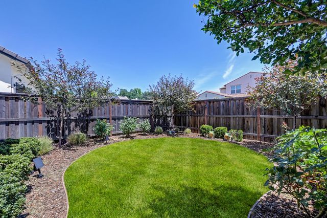 3017 Bedford Falls Way, Sacramento, CA 95818