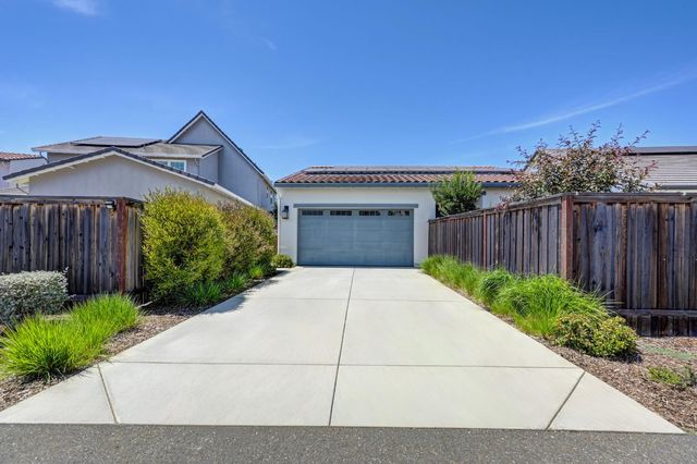 3017 Bedford Falls Way, Sacramento, CA 95818