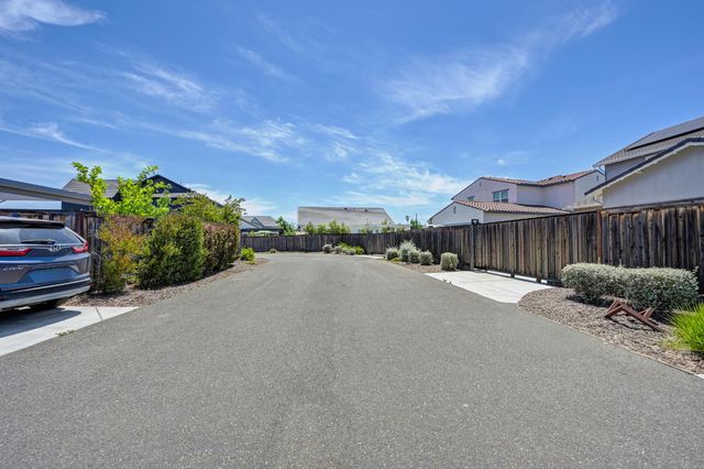 3017 Bedford Falls Way, Sacramento, CA 95818