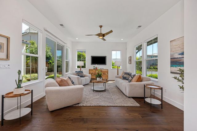 3017 Bedford Falls Way, Sacramento, CA 95818