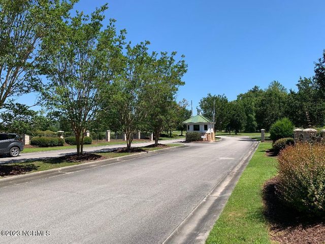 21 Meadow Lane, Arapahoe, NC 28510