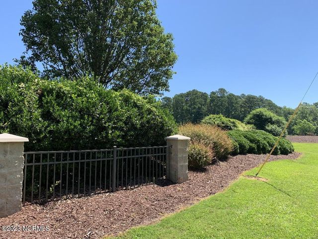 21 Meadow Lane, Arapahoe, NC 28510