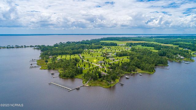 21 Meadow Lane, Arapahoe, NC 28510