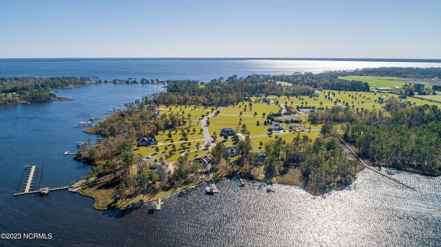 21 Meadow Lane, Arapahoe, NC 28510