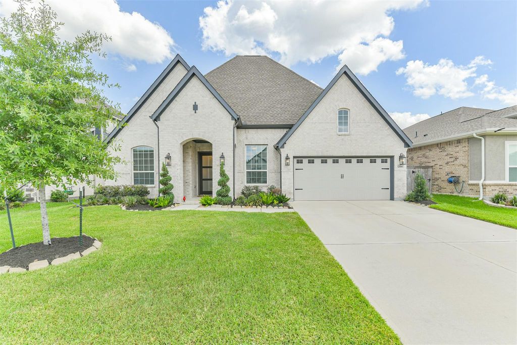 12518 Blossom Drive, Tomball, TX 77375