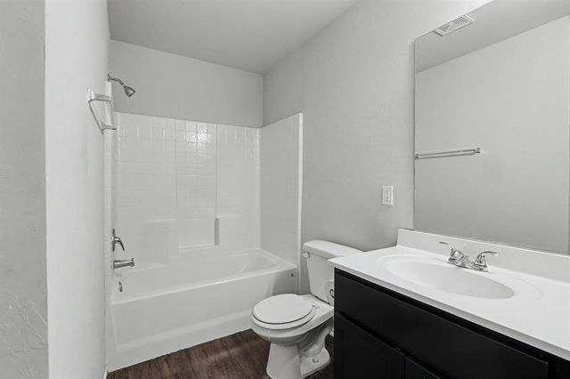 9638 High Noon Road, Yukon, OK 73099