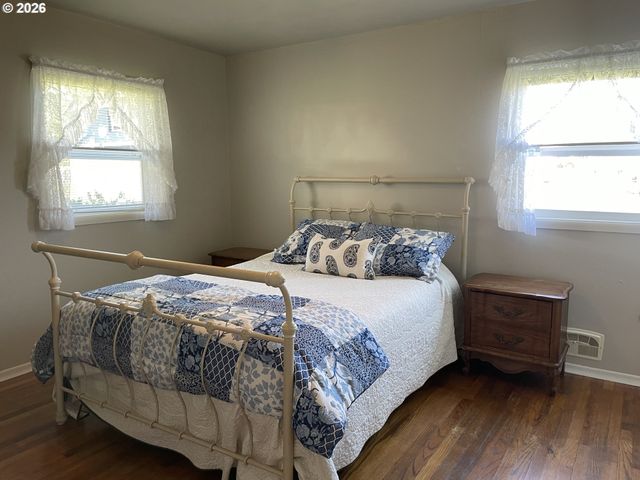 805 BIRCH Ave, Garibaldi, OR 97118