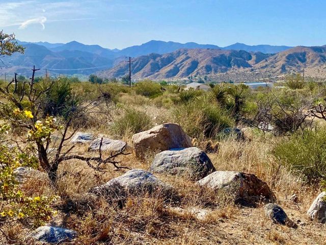 135 Bardell Road, Morongo Valley, CA 92256