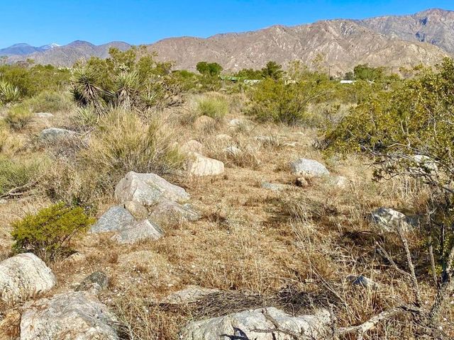 135 Bardell Road, Morongo Valley, CA 92256