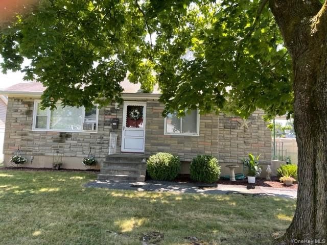 8 Rochelle Court, Stony Point, NY 10980