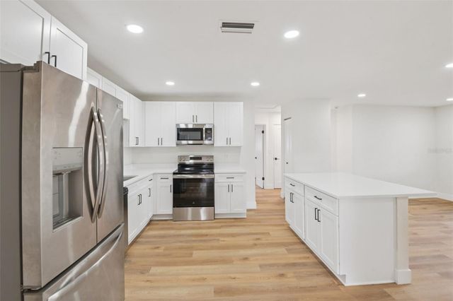 920 43RD AVENUE NE, St Petersburg, FL 33703