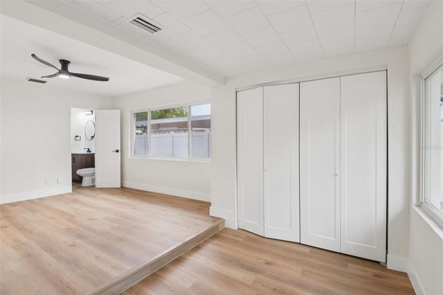 920 43RD AVENUE NE, St Petersburg, FL 33703