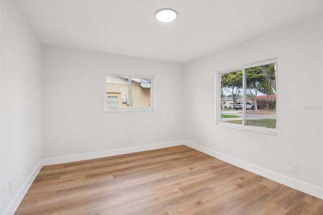 920 43RD AVENUE NE, St Petersburg, FL 33703