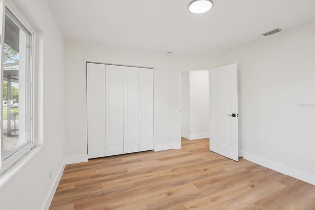 920 43RD AVENUE NE, St Petersburg, FL 33703