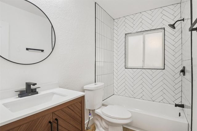 920 43RD AVENUE NE, St Petersburg, FL 33703