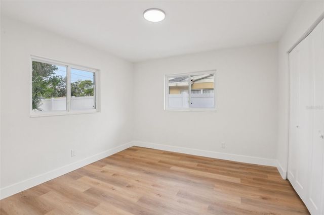 920 43RD AVENUE NE, St Petersburg, FL 33703