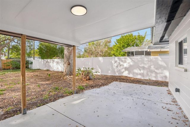 920 43RD AVENUE NE, St Petersburg, FL 33703