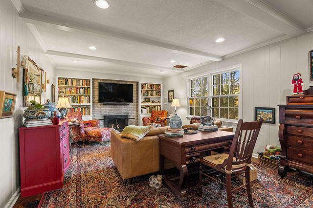 8 Bugle Court, Little Rock, AR 72227